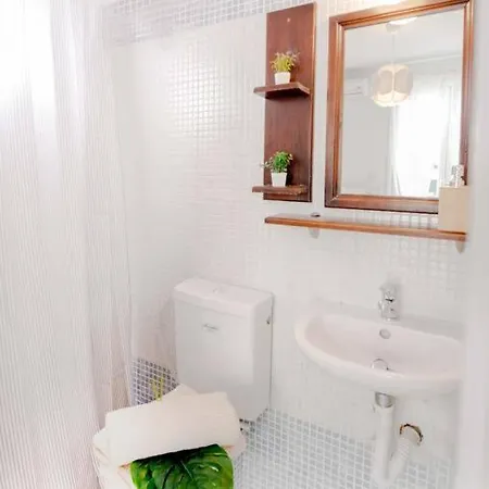 Ten Suns 7 Apartment Lixouri
