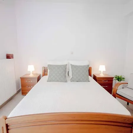 Ten Suns 7 Apartment Lixouri